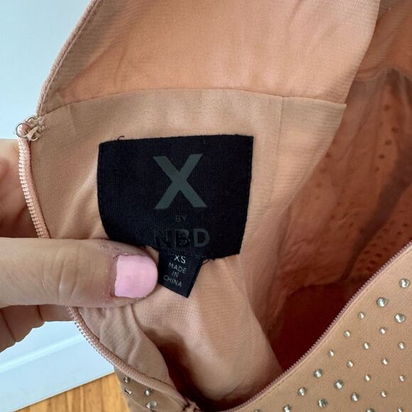 X by NBD Ivy Embellished Midi Dress in Nude XS Going Out Cocktails Party Vegas - Picture 5 of 5